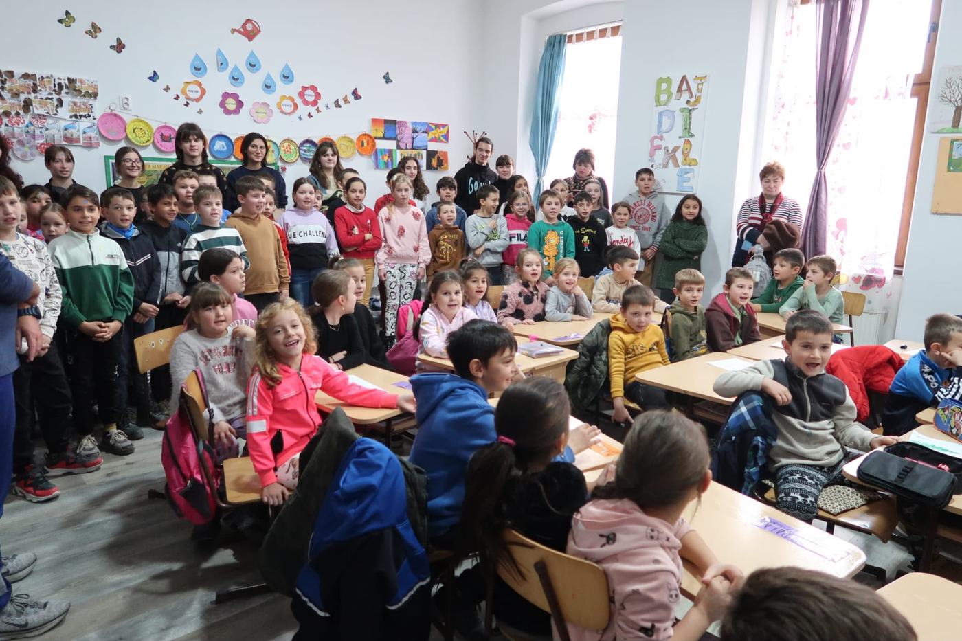 Voluntariat educațional al membrilor Interact în școli